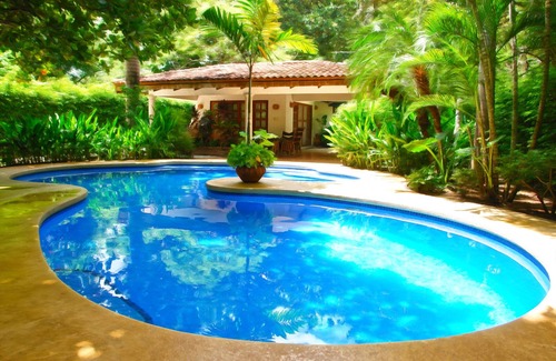 Palm Beach Estates House | 2 MINUTE WALK TO BEACH - Private Pool, Patio & Garden HIDDEN GEM Charming Casita