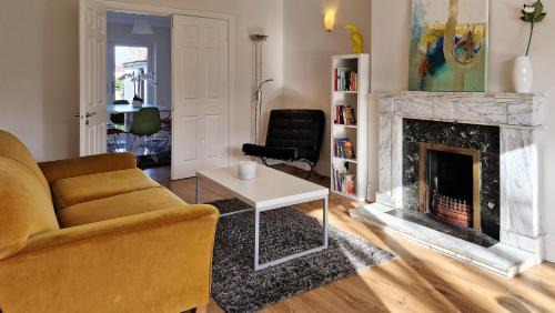 Leopardstown House | 2 minute walk to LUAS (tram)