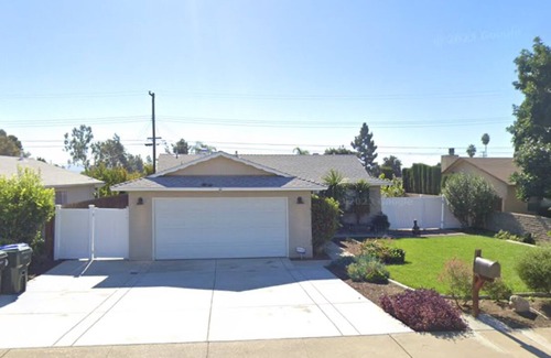 San Bernardino County House | 2 minutes drive to downtown Claremont. Walking distance to Restaurants and Shops