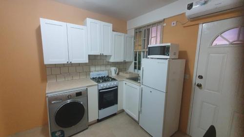 Roseau Apartment | 2 minutes from Roseau, Cozy studio with shared pool