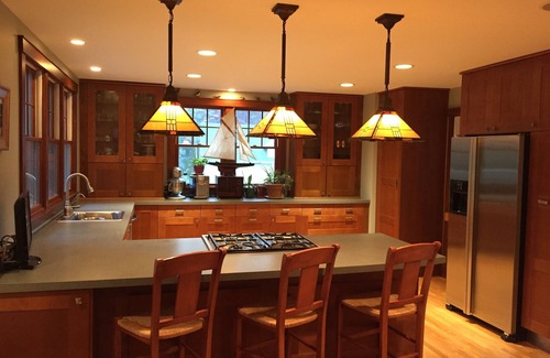 North Falmouth House | 2 minutes to Megansett, Old Silver Beaches and Bike Path in Historic Village