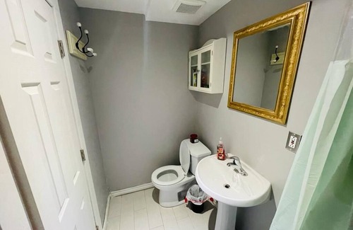 Westminster Apartment | 2 minutes to the mall, home away from home, cool neighborhood parks, restaurant.