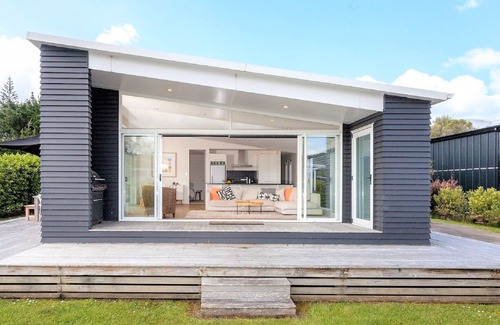 Whangapoua House | 2 minutes toes hit sand! Superb beach house with amazing amenities WIFI!