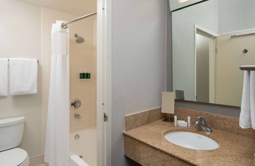 Miami Lakes Resort | 2 Modern Units in Miami Lakes, with Pool, Pet-Friendly!