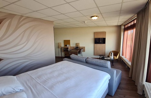 Nieuw-Haamstede House | 2 Modern units | Near local attractions, top dining spot, Beach & Nature access