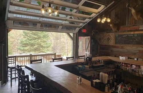Clarington Hotel | 2-Music Room