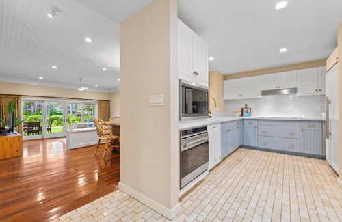 Kahuku Villa | 2 Oceanfront Villas in One! Turtle Bay 3BR + 1BR Honeymoon w/AC+Pool+Wifi
