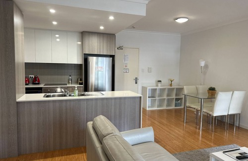Rivervale Apartment | 2 On Trend Condo near Crown 1BR