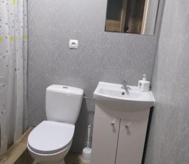 Grodzisk Mazowiecki Apartment | 2 osobowe kawalerki w domkach FreezerHause Kozery- NoclegiGrodziskPL 792-535-535