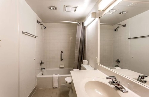 Edgewood Hotel | 2 Perfect Stopover Rooms Off I-95 w/Breakfast & Close to Local Restaurants