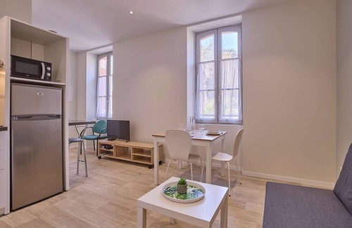 Barbotan-les-Thermes Apartment | 2 Person Apartment with Parking and Wifi in Barbotan