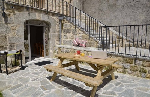 Albaret-le-Comtal House | 2-person gîte at Ferme Lionnet