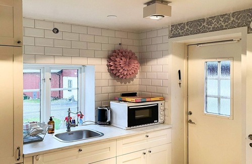 Kungalv Centrala House | 2 person holiday home in KäRNA