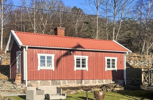 Kungalv Centrala House | 2 person holiday home in KäRNA