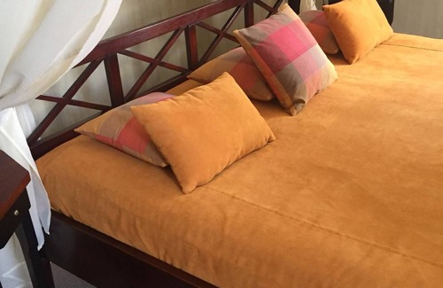 Martel Bed & Breakfast | 2-person house with heated pool in Martel (Lot)