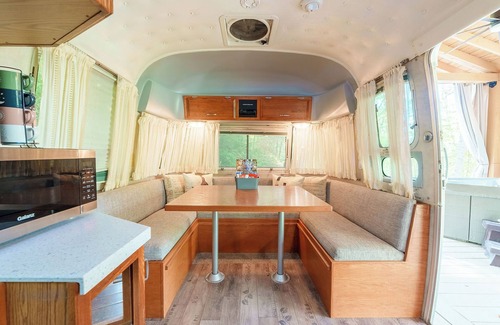 Logan House | 2-Person Romantic Airstream Glamper in Hocking Hills, Ohio
