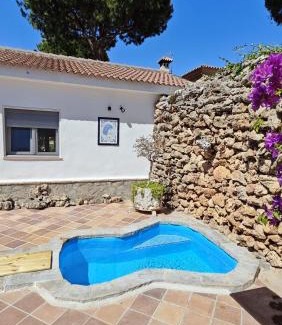 Los Gallos-Cerromolino Ski Chalet | 2-Person Studio, Private Splash Pool, 5 Min Beach