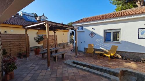 Los Gallos-Cerromolino Ski Chalet | 2-Person Studio, Private Splash Pool, 5 Min Beach