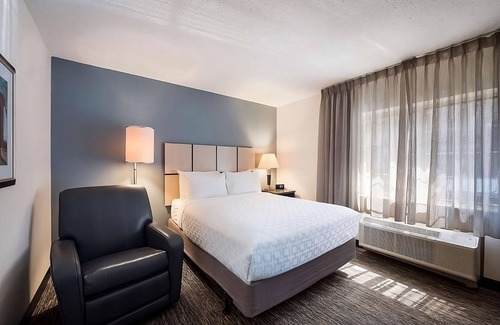 Troy Hotel | 2 Pet-friendly Units Near Cranbrook House w/Full Private Kitchens & Parking!