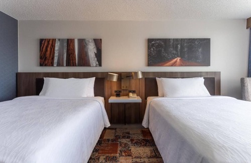 Emeryville Hotel | 2 Pet-friendly Units, Onsite Parking! Short Drive to Berkeley Community Theater