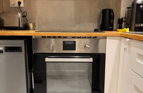 La Varenne Saint-Hilaire Apartment | 2 Pièces Tout Confort à 25 Minutes du Cœur de Paris