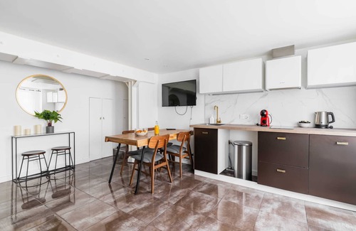 Combat Apartment | 2 pieces Buttes chaumont parfait pour famille