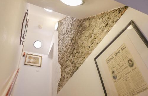 Blackwell in the Peak House | 2 Primitive Mews