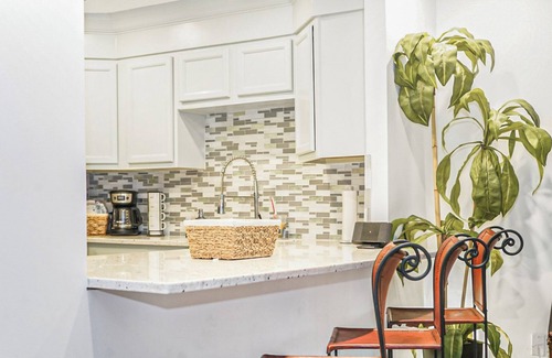 Hanahan House | 2 Private Balconies ° Fire Place ° BBQ