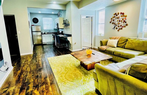 Central Northside House | 2 Private Parking Spaces-23 Min Walk to Acrisure+3BR/3 Baths