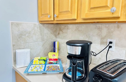 Egg Harbor Township House | 2 Queen Bed Room , Pet allowed , Crib , Egg Harbor township