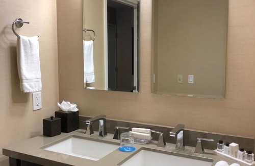 Cupertino Hotel | 2 Queen Beds, Pool, Free Breakfast, Minutes To The Tech Museum of Innovation!