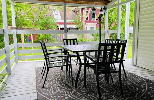 Bridgewater Apartment | 2 Queens | 10 Mins to the Mountains | A/C | Hiking