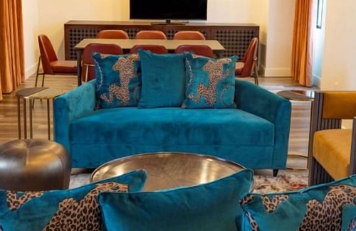 Theater District Hotel | 2 Relax in a Cozy Room Near Grace Cathedral & San Francisco Attractions