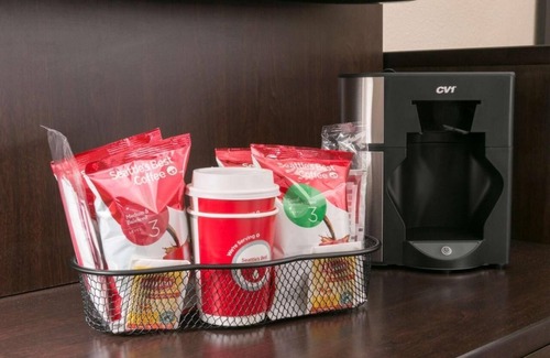 Linthicum Heights House | 2 Relaxing Rooms w/Free Shuttle and Coffee – Perfect for Pet Owners
