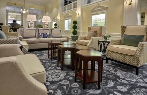 Staunton Hotel | 2 Relaxing Staunton Room w/Calming Pool Area | Right in the Heart of The City