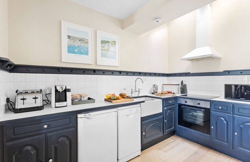 Dittisham Cottage | 2 Rock Cottages - sleeps 4 guests in 2 bedrooms