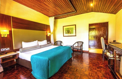 Naivasha Hotel | 2 Romantic Lakeside Rooms – Dine Under the Stars on Your Patio