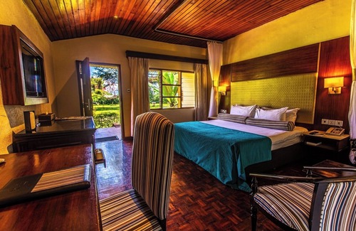 Naivasha Hotel | 2 Romantic Lakeside Rooms – Dine Under the Stars on Your Patio