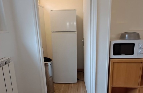 Est Apartment | 2-room apartment overlooking the park, walking distance to town center