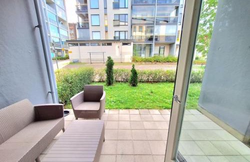 Vantaa Apartment | 2-room apartment 7 min by train from airport