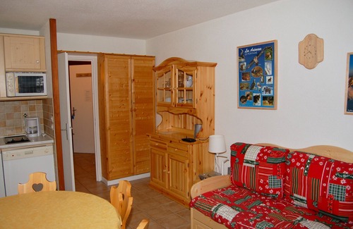 Seez Apartment | 2 room apartment Arcs 1800 village of Villards. WiFi box in the apartment
