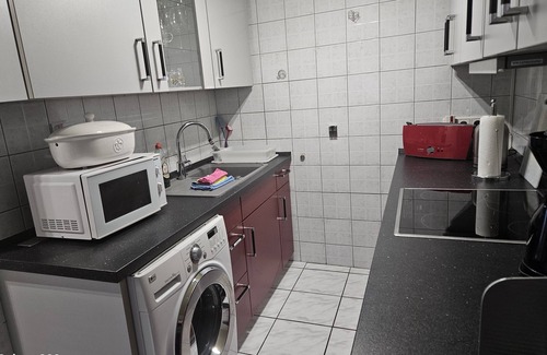 Altglienicke Apartment | 2-room apartment for 3-4 persons in a quiet location on the outskirts of Berlin.
