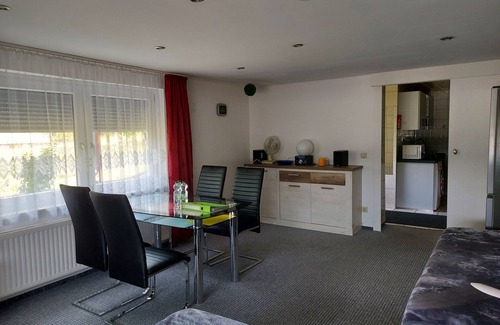 Altglienicke Apartment | 2-room apartment for 3-4 persons in a quiet location on the outskirts of Berlin.