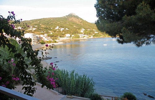 Tiuccia House | 2-ROOM APARTMENT N ° 3 "FEET IN THE WATER" CAP. (2 to 4 PERS)