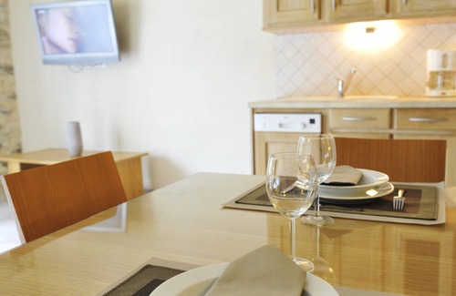 La Croix des Gardes Apartment | 2-room apartment with terrace 800 meters from the beaches