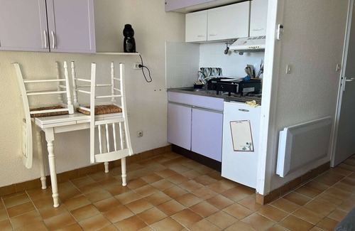 Cerbere Apartment | 2-Room Apt/Cabin, Sleeps 4, Beach, Parking, Pets Allowed