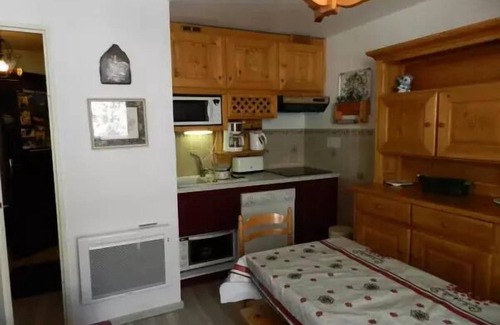 Le Pleynet Apartment | 2-ROOM CABIN SLEEPS 6