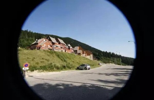 Le Pleynet Apartment | 2-ROOM CABIN SLEEPS 6