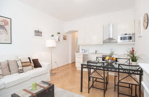 Neulerchenfeld Apartment | 2 room City Apartment Egon Schiele *