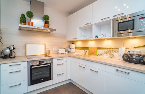 Westerland Apartment | 2-room first floor apartment with terrace. - Only 300 meters to the beach!